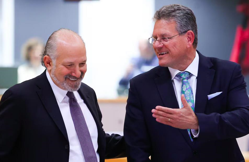 Estados Unidos avisa a la UE de que debe relajar reglas digitales si quiere una rebaja del arancel al acero