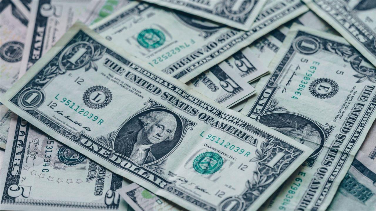 Abundancia de dólares: Superávit en ventanilla de bancos registra niveles récord