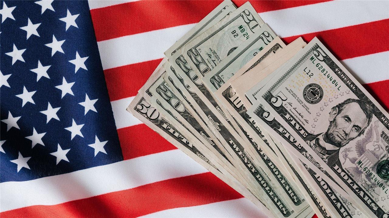 Economía de Estados Unidos crece por debajo de lo previsto mientras repunta la inflación
