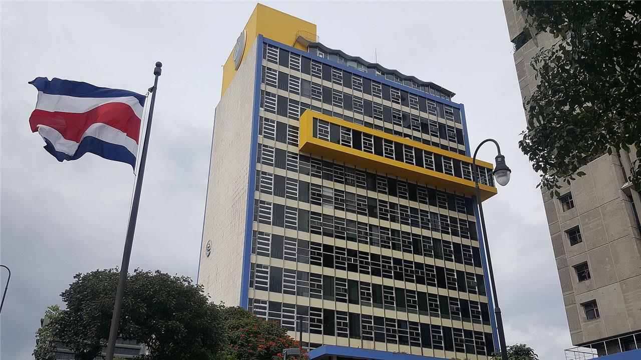 Gasto de la CCSS superaría el del Gobierno Central en pocos años, advierte la Contraloría General