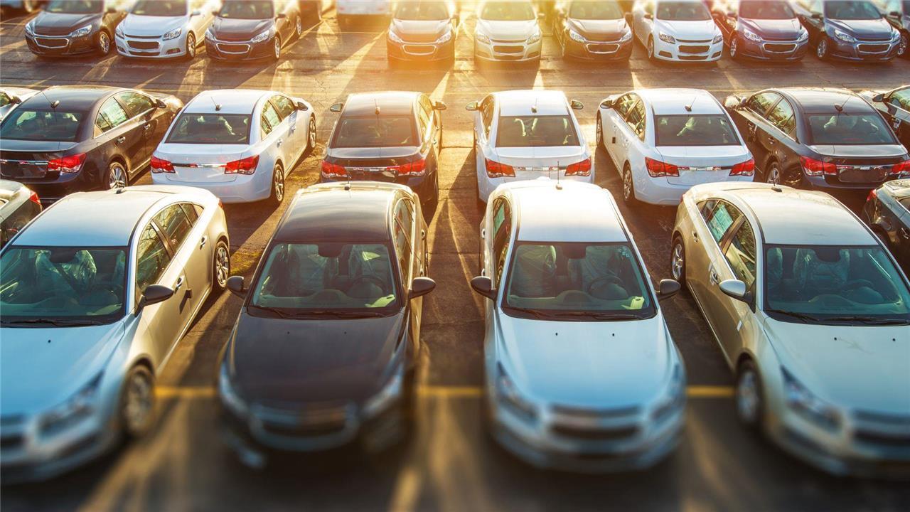 Ejecutivo presenta proyecto para cerrar portillo que generó evasión de impuestos en importación de carros