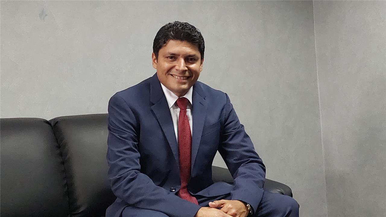 Hacienda nombra a Cristian Montiel Torres  como director general de aduanas